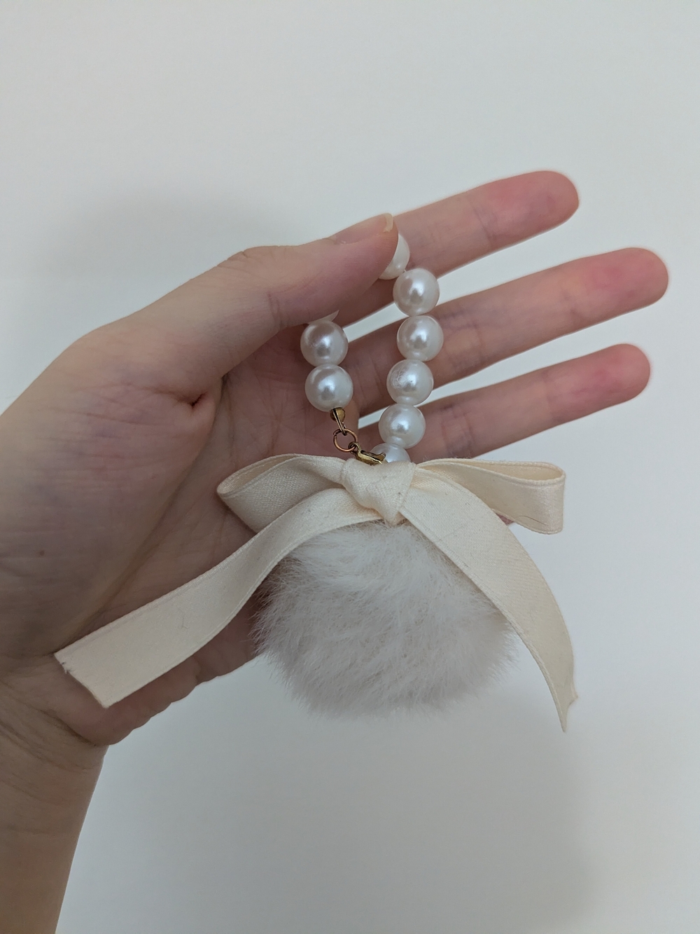White Pearl Beaded Pom Pom Bow Bag Charm Keychain
